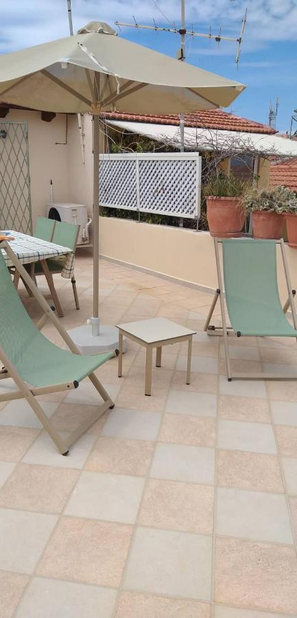 העיירה רתימנו Elois Suites מראה חיצוני תמונה