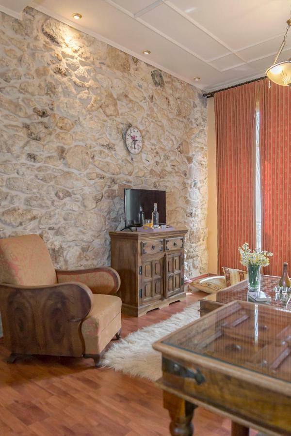 העיירה רתימנו Elois Suites מראה חיצוני תמונה