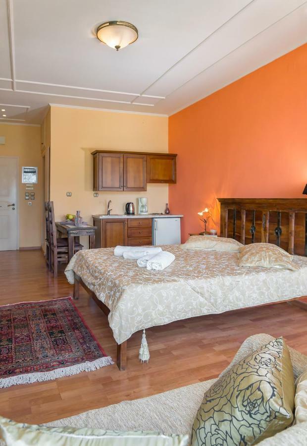 העיירה רתימנו Elois Suites מראה חיצוני תמונה