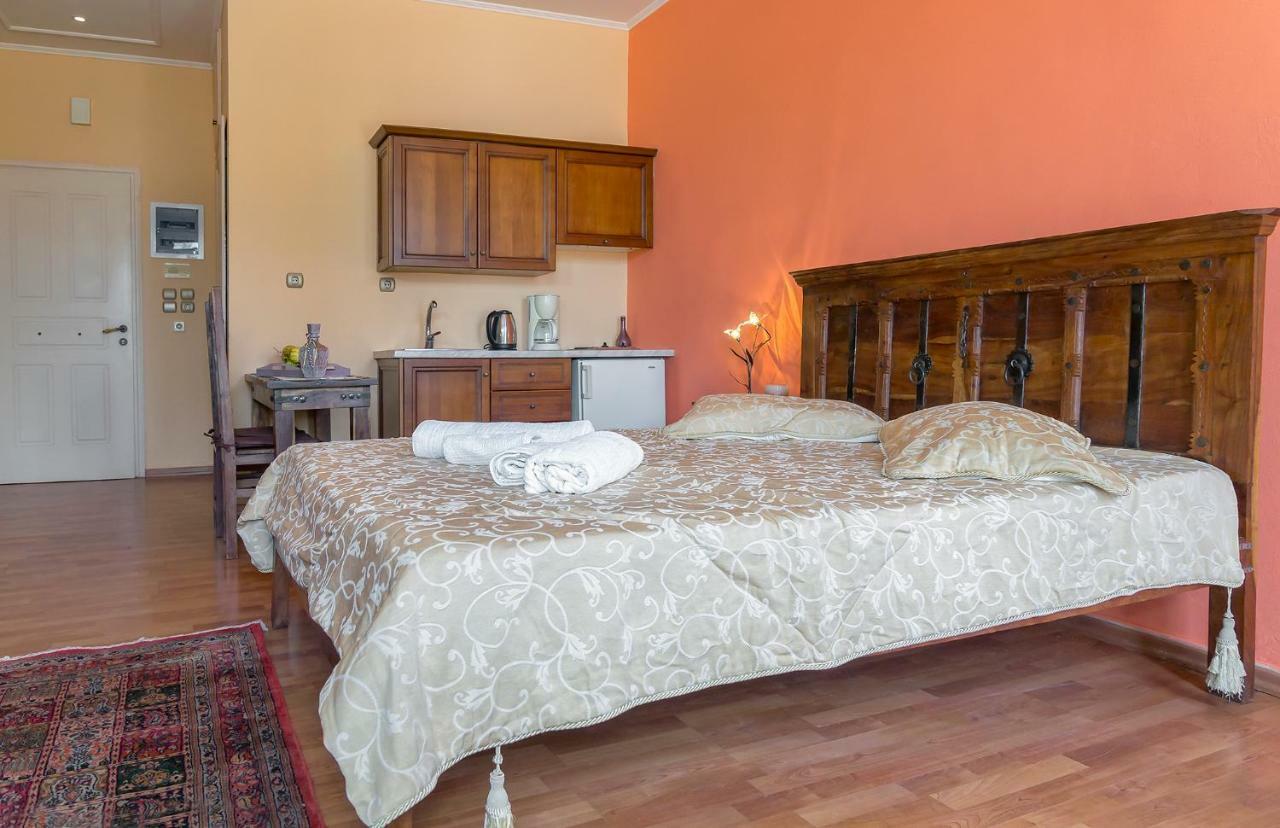 העיירה רתימנו Elois Suites מראה חיצוני תמונה