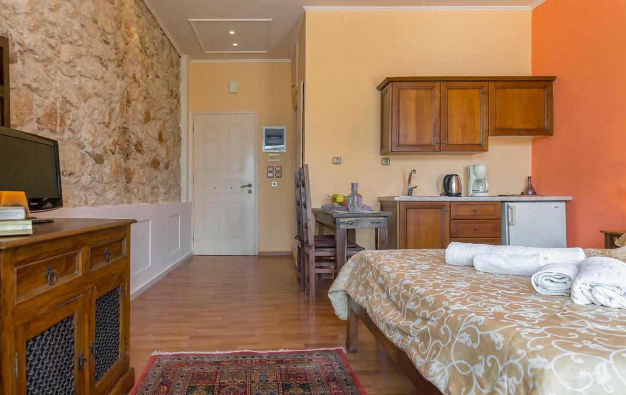 העיירה רתימנו Elois Suites מראה חיצוני תמונה